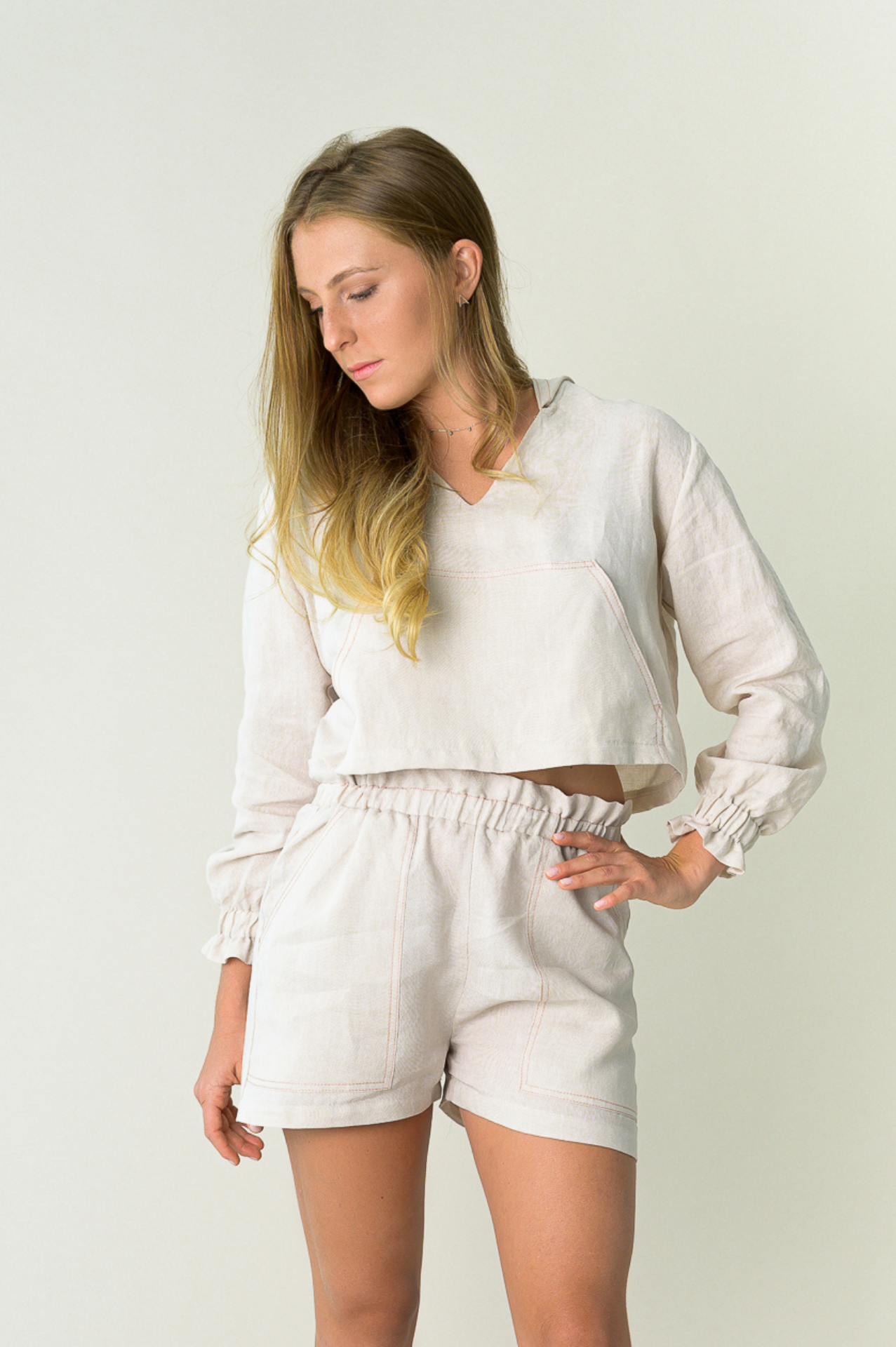 Linen Ruffle Shorts | Beige with Mauve